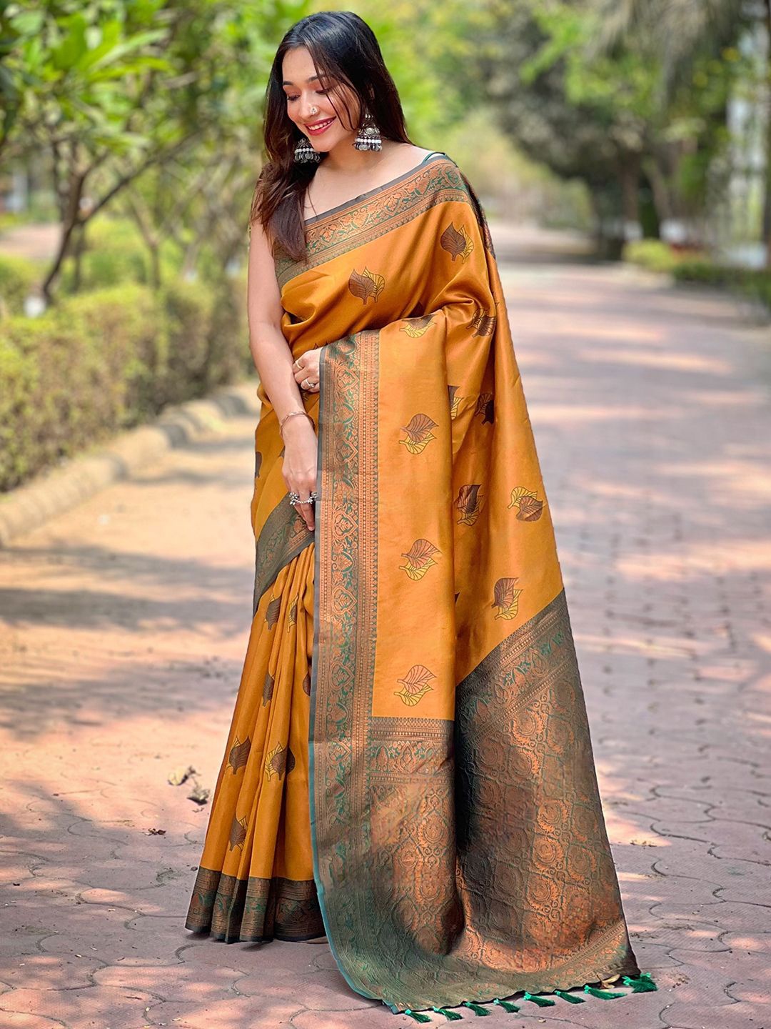 

VASTRANAND Ethnic Motifs Woven Design Zari Banarasi Saree, Tan