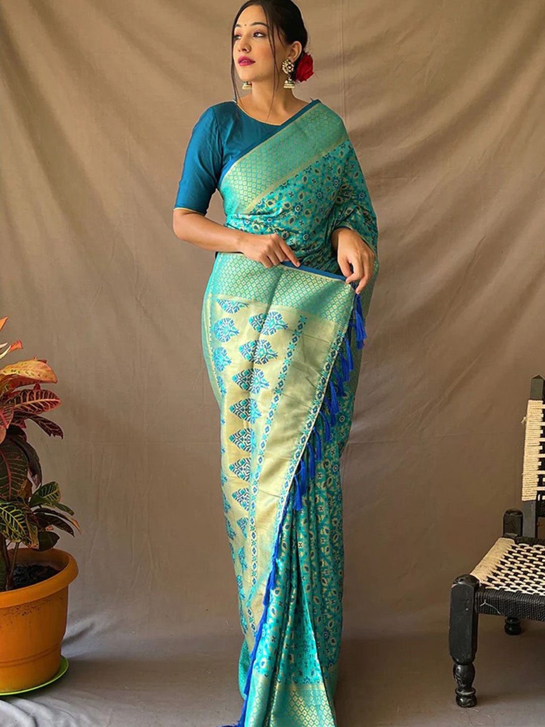 

VASTRANAND Ethnic Motifs Zari Banarasi Saree, Teal