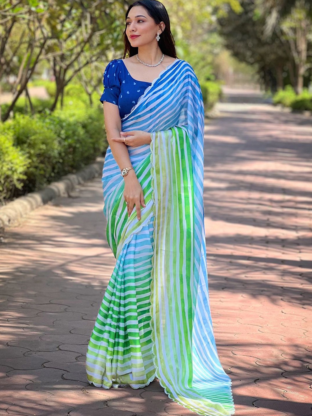 

VASTRANAND Striped Beads and Stones Saree, Green