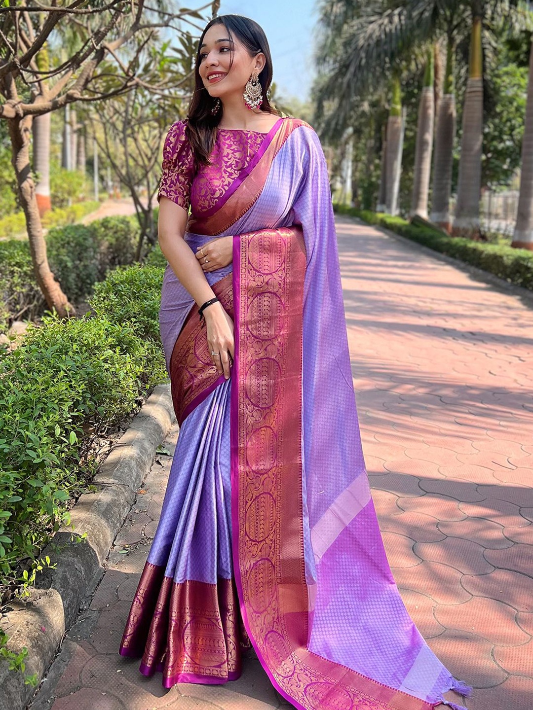 

VASTRANAND Woven Design Zari Banarasi Saree, Lavender