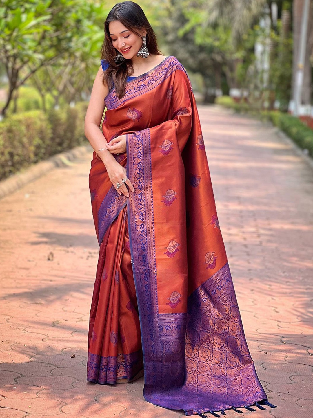 

VASTRANAND Ethnic Motifs Zari Banarasi Saree, Rust