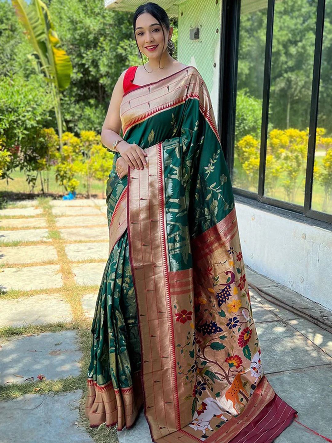 

VASTRANAND Ethnic Motifs Woven Design Zari Banarasi Saree, Green