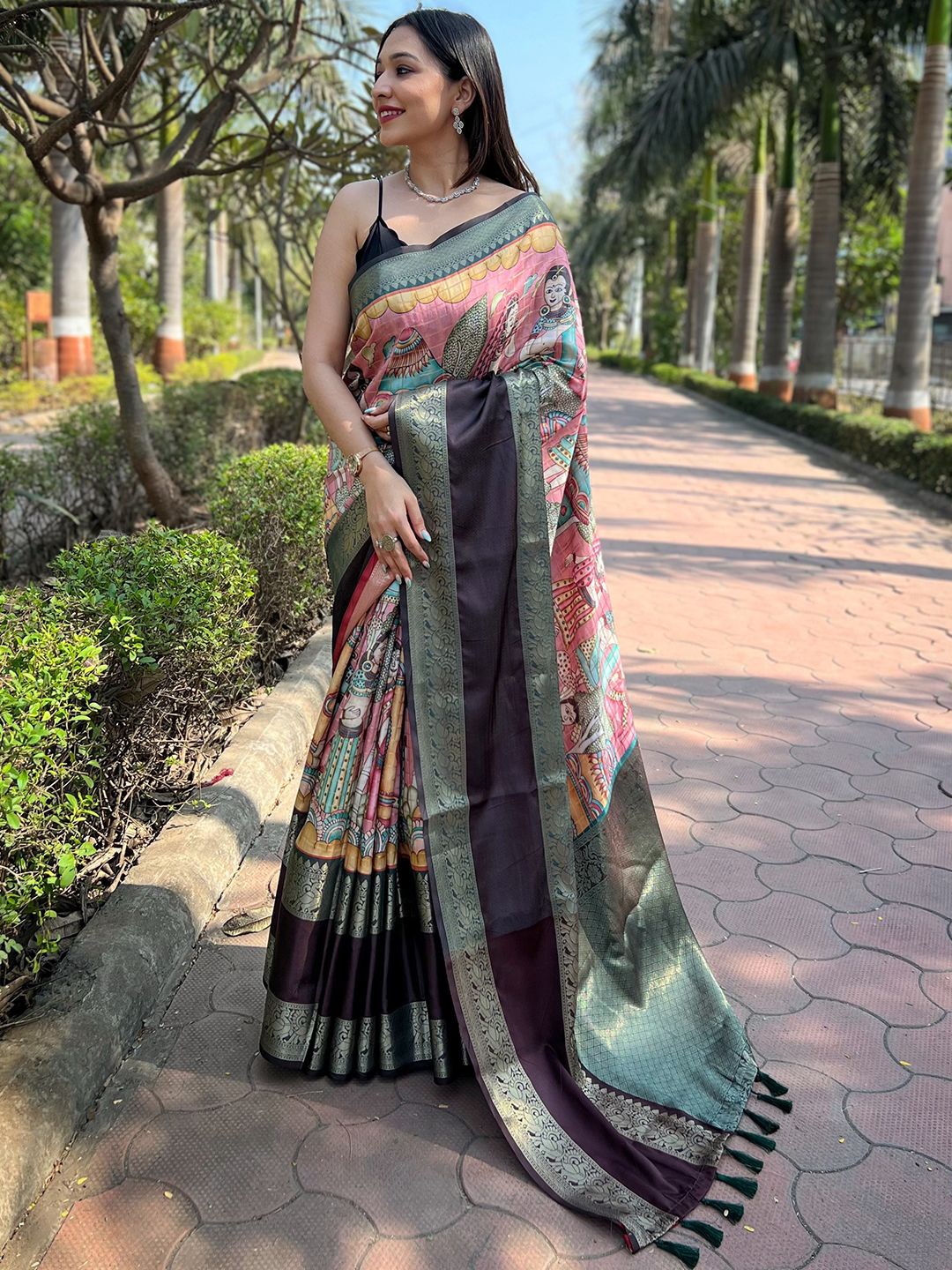 

VASTRANAND Kalamkari Zari Banarasi Saree, Pink