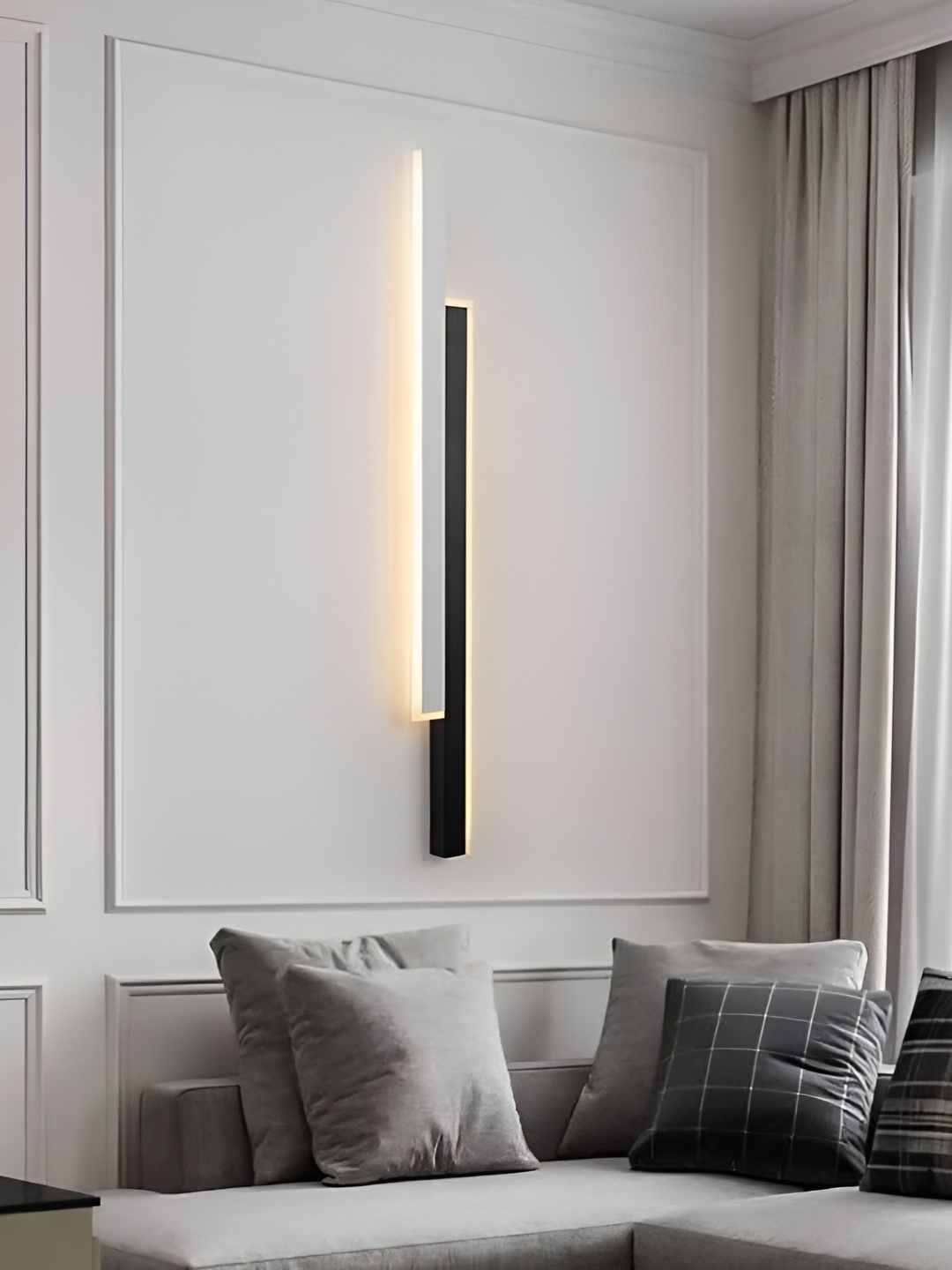 

Whiteray Black & White Contemporary Abstract Shaped Acrylic Wall Lamp