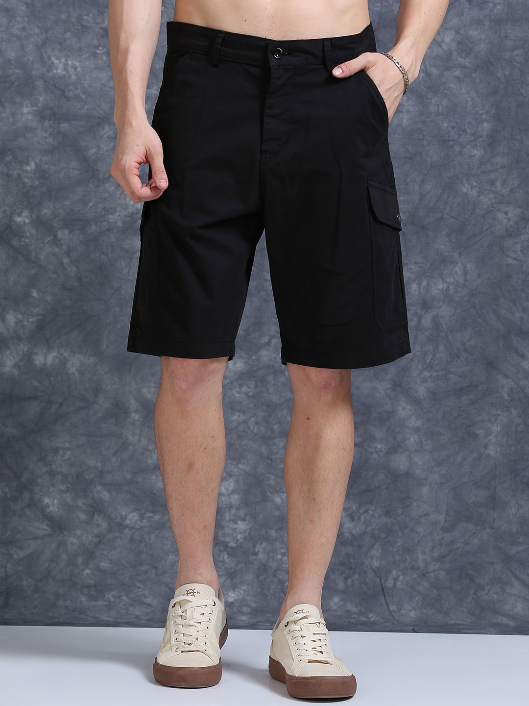 The Roadster Lifestyle Co Relaxed Fit Cotton Cargo Shorts, Black