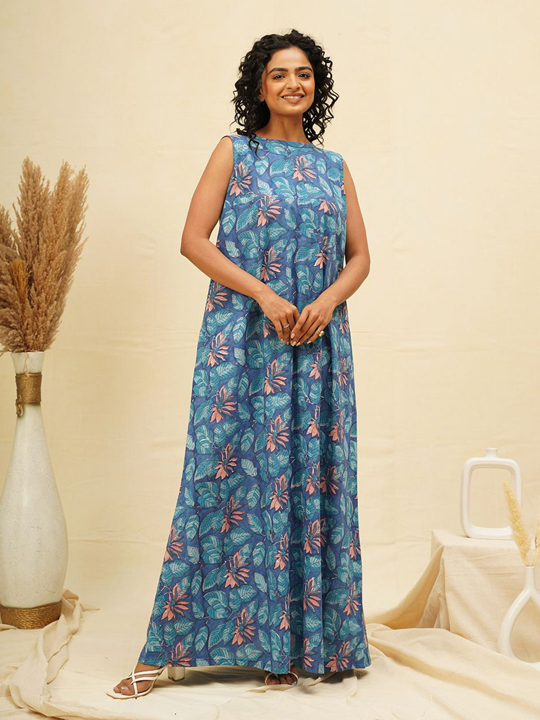 

THE SAFFRON SAGA Floral Printed Pure Cotton Maxi Nightdress, Blue