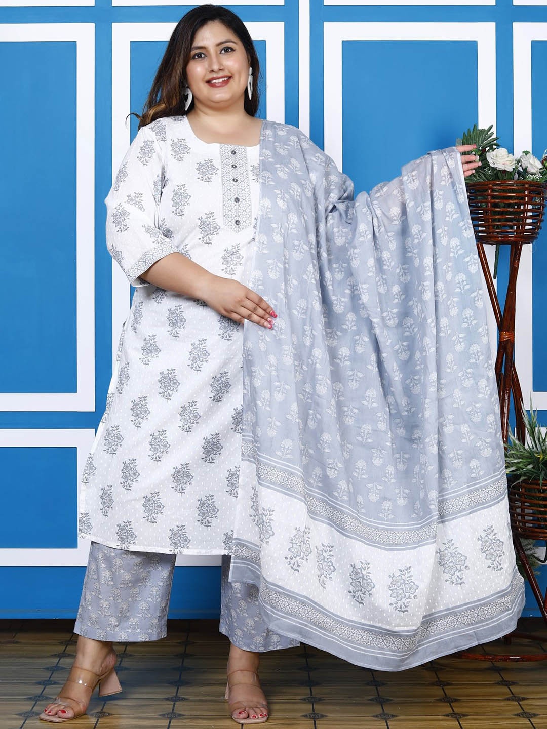 

Swasti Plus Size Floral Printed Pure Cotton Kurta With Palazzos & Dupatta, White