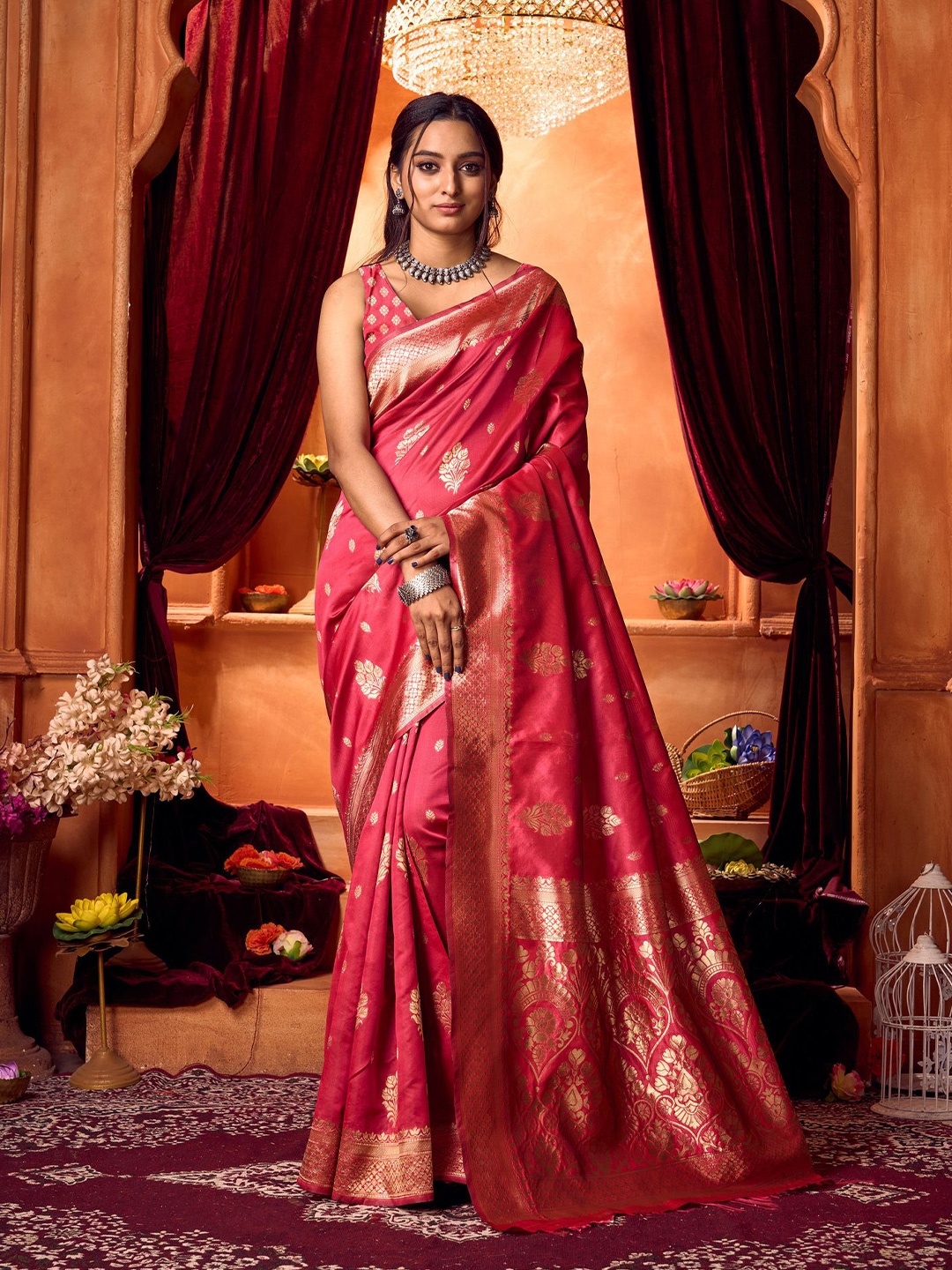

Varanga Ethnic Motifs Zari Banarasi Saree, Red