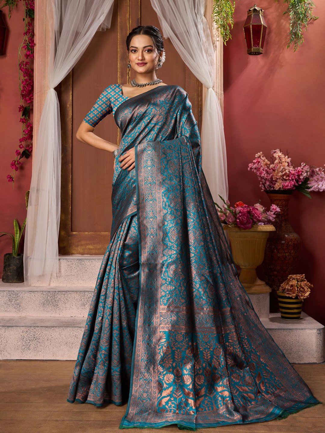 

Varanga Woven Design Zari Pure Silk Banarasi Saree, Green