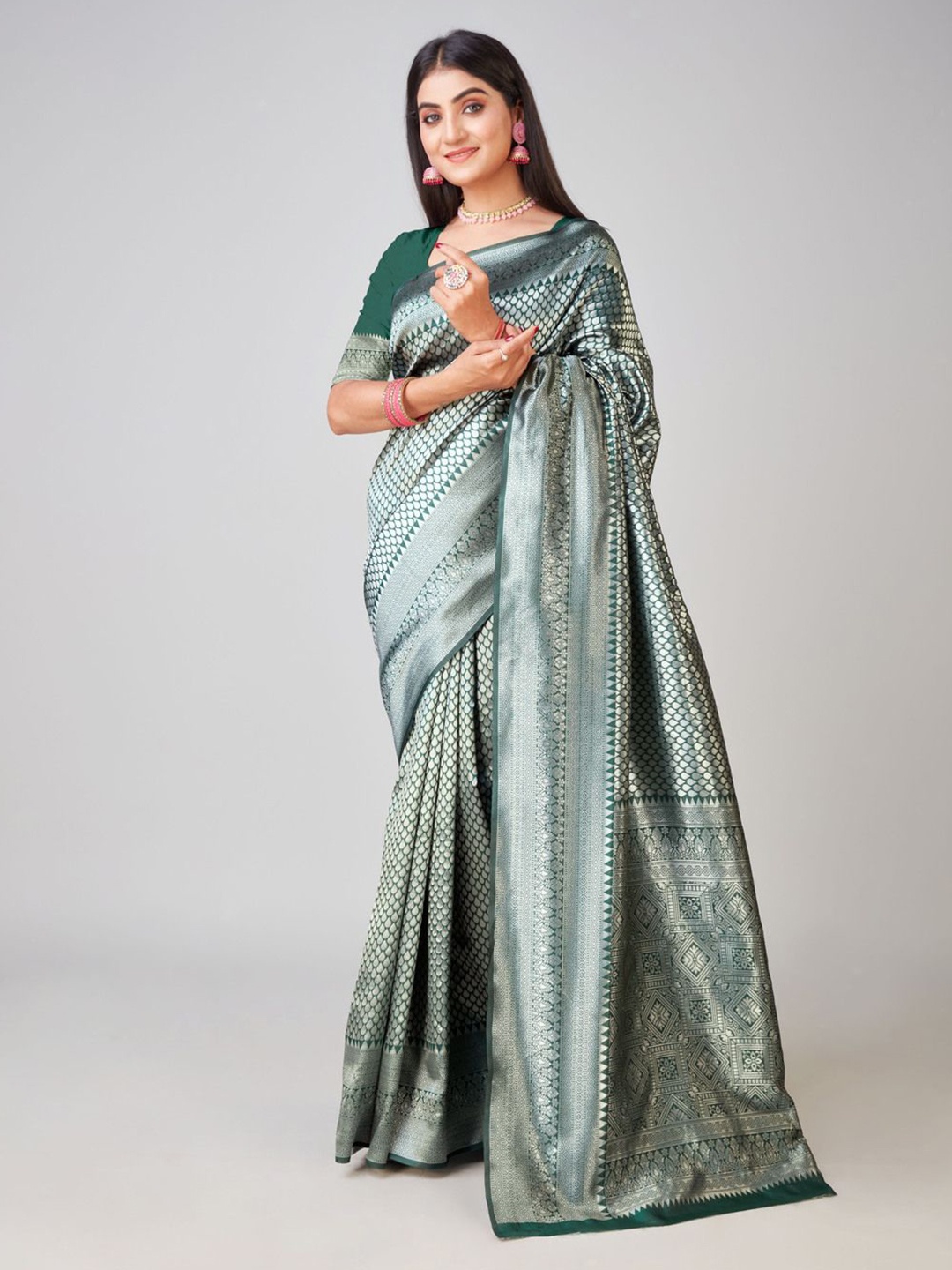 

Varanga Ethnic Motifs Zari Woven Banarasi Saree, Green