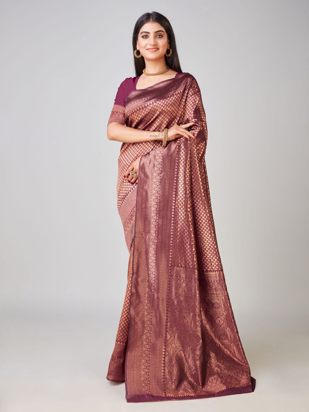 

Varanga Woven Design Zari Banarasi Saree, Maroon