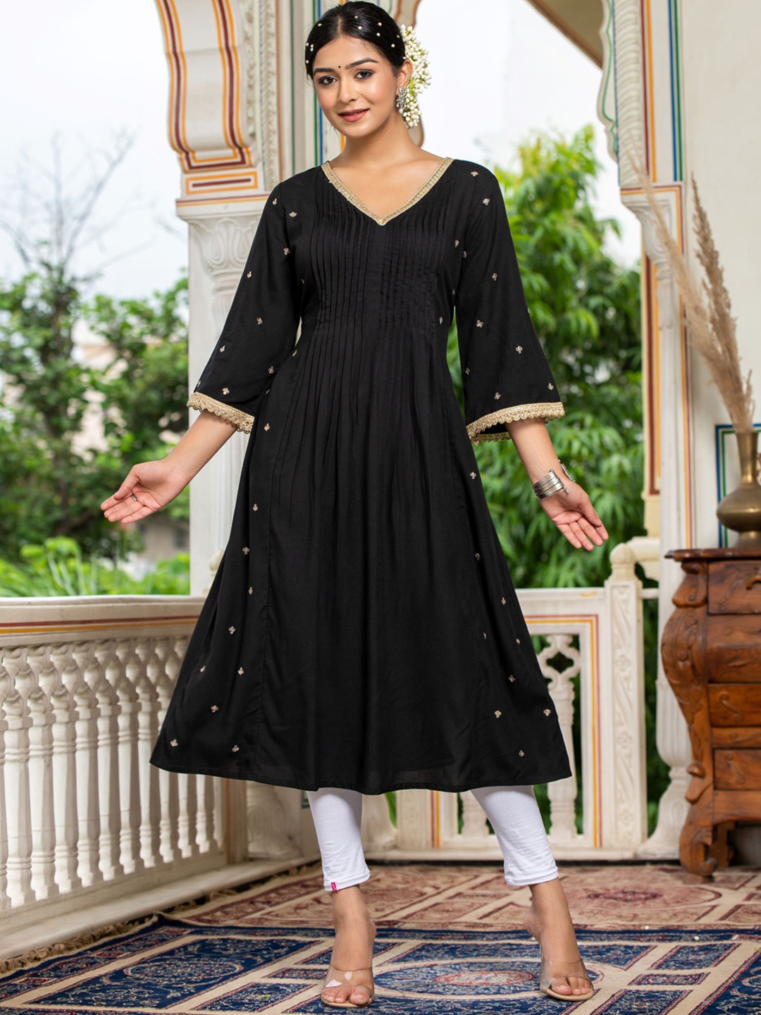 

CRENOL THREADS Floral Embroidered V-Neck Sequinned A-Line Pleated Kurta, Black