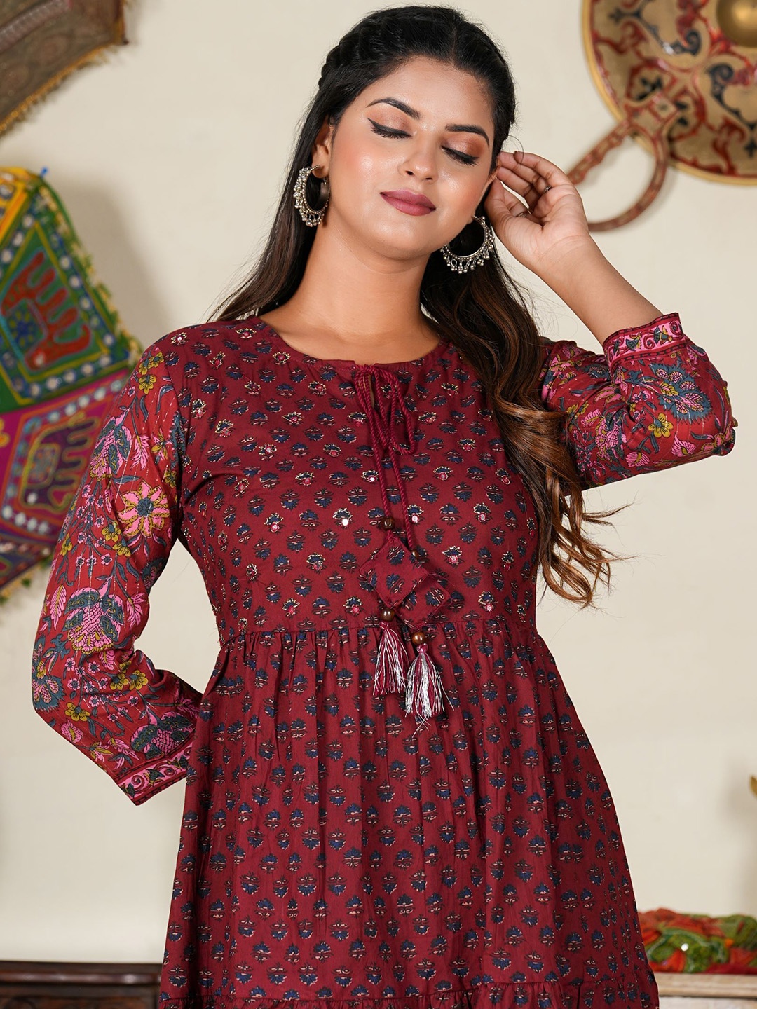 

CRENOL THREADS Women Floral Embroidered Kurta, Maroon