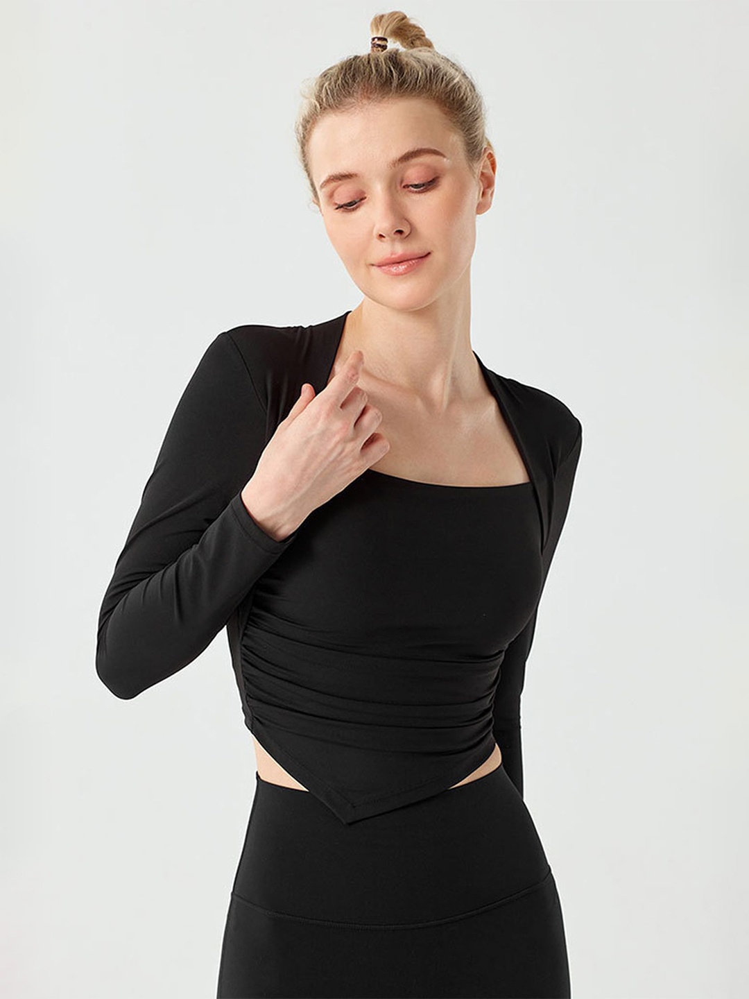 

LULU & SKY Ruched Detail Black Sports Top