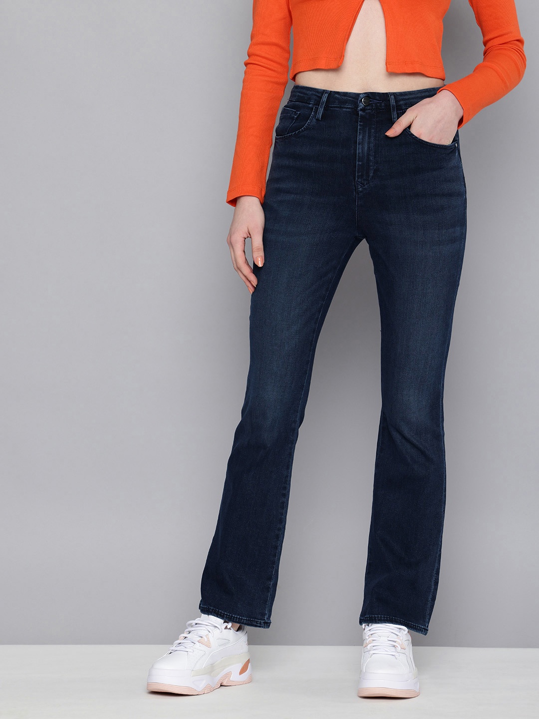 

Levis Women 725 Bootcut High-Rise Light Fade Stretchable Jeans, Navy blue