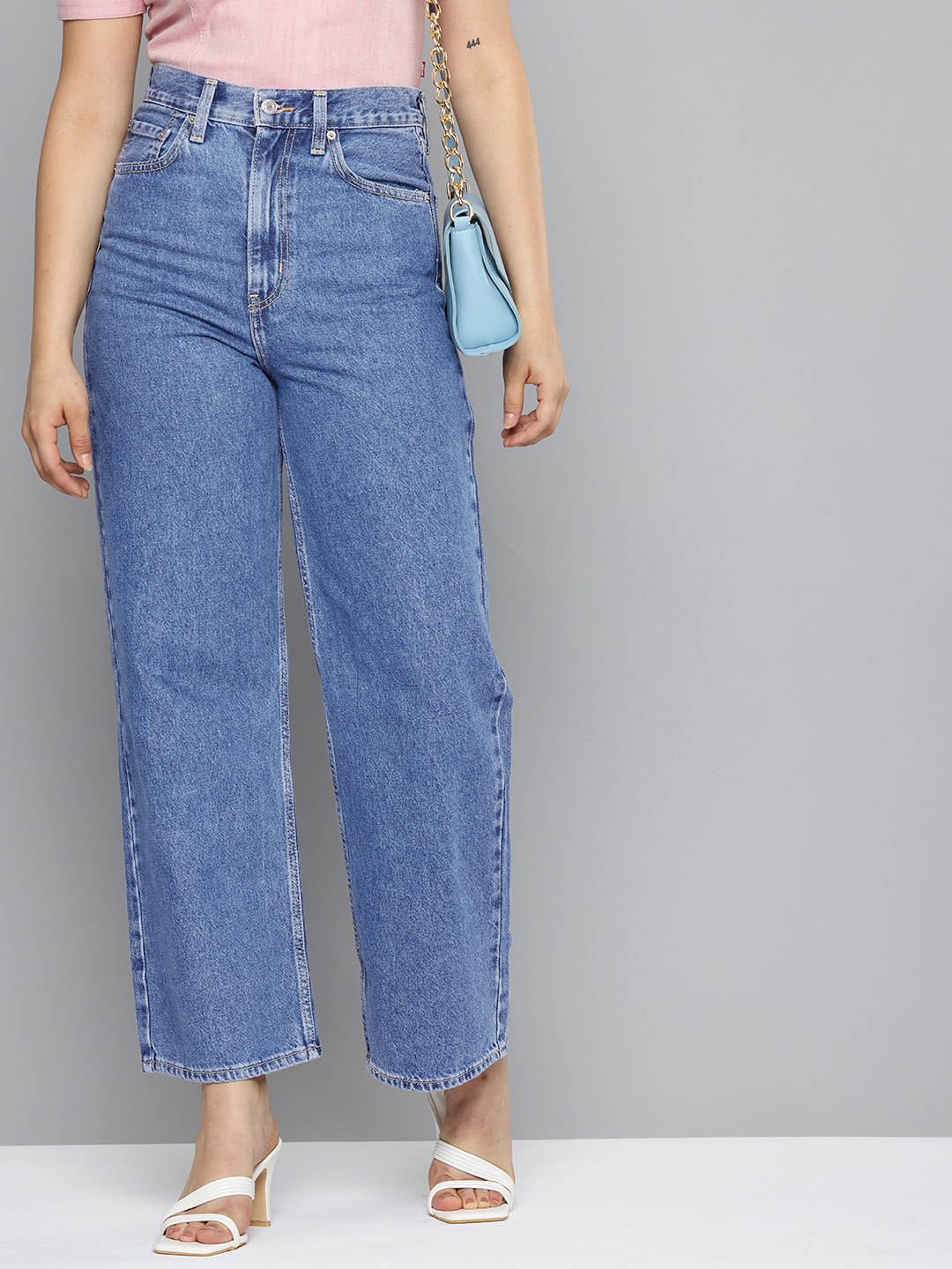 

Levis Women Loose Fit High Rise Pure Cotton Light Fade Jeans, Blue