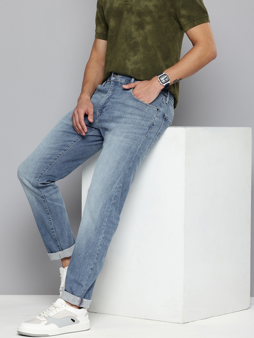 

Levis Men 512 Slim Tapered Fit Heavy Fade Stretchable Jeans, Blue