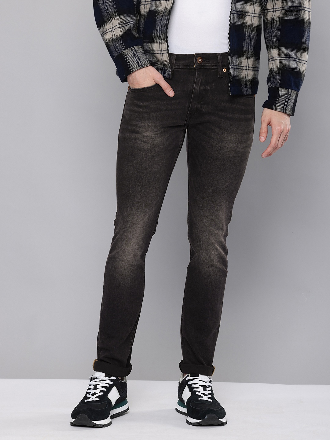 

Levis Men 65504 Skinny Fit Light Fade Stretchable Jeans, Black