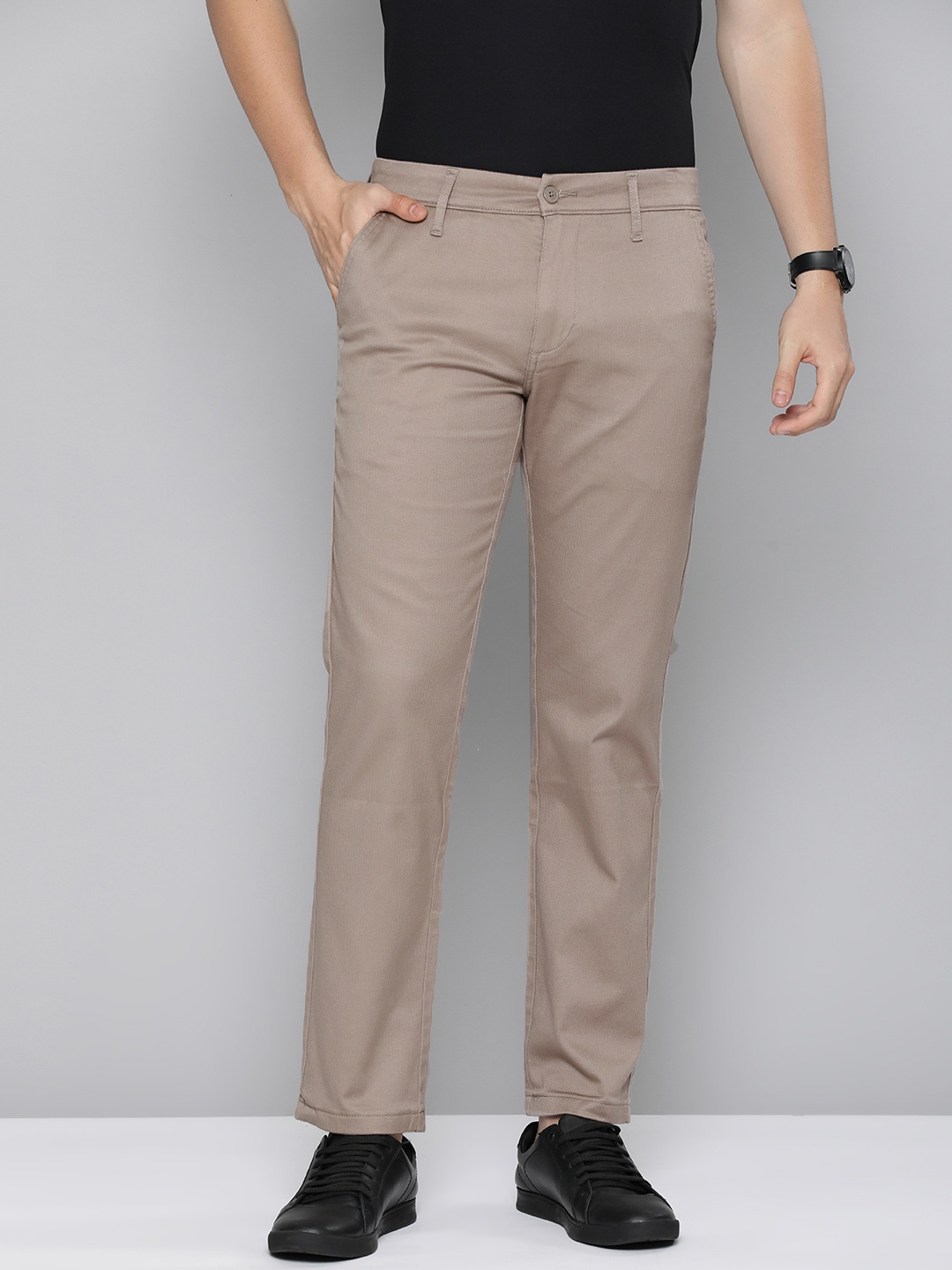 

Levis Men Textured Slim Fit Chinos Trousers, Beige