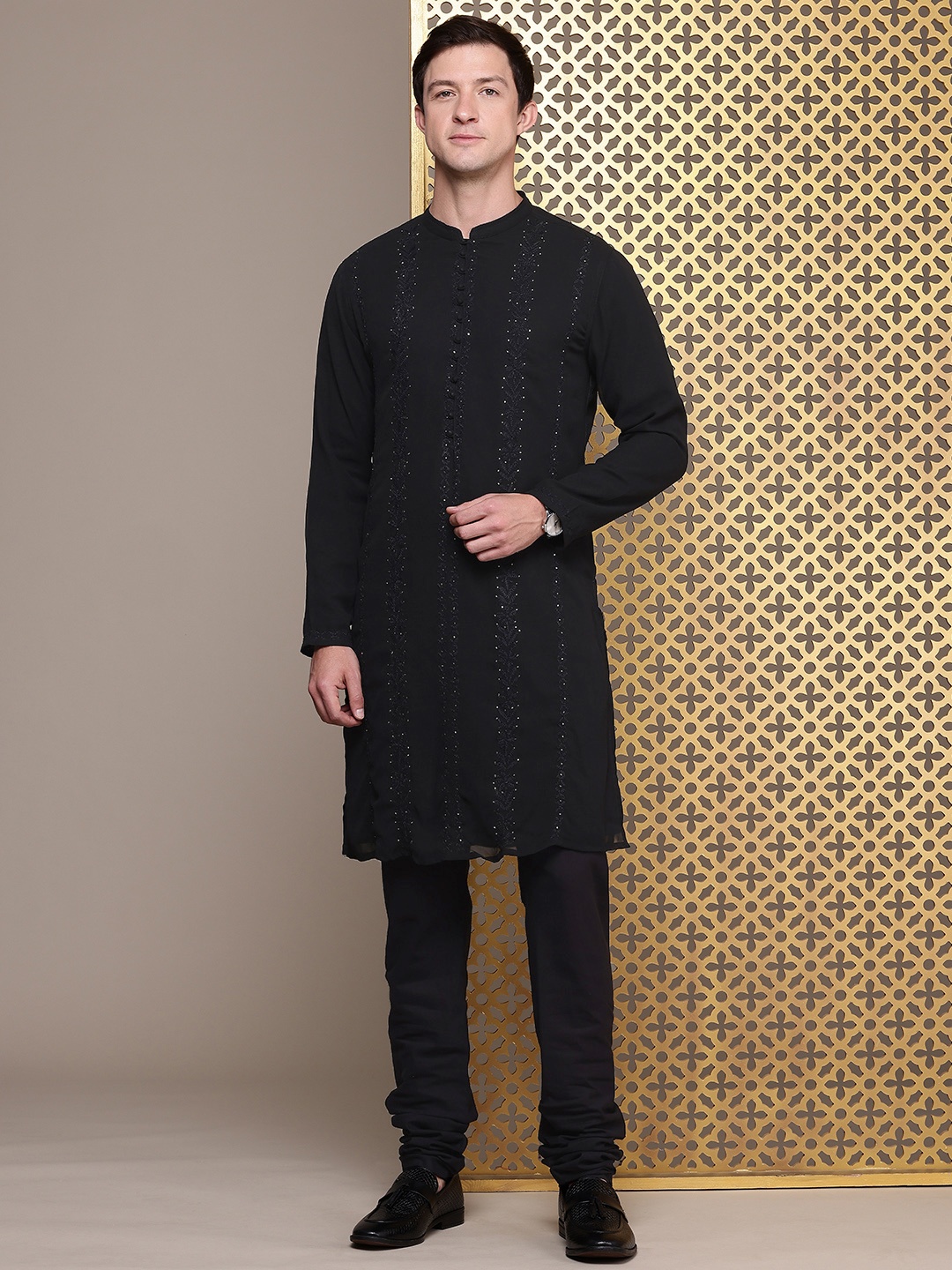 

House of Pataudi Ethnic Motifs Embroidered Chikankari Jashn Kurta with Churidar, Black