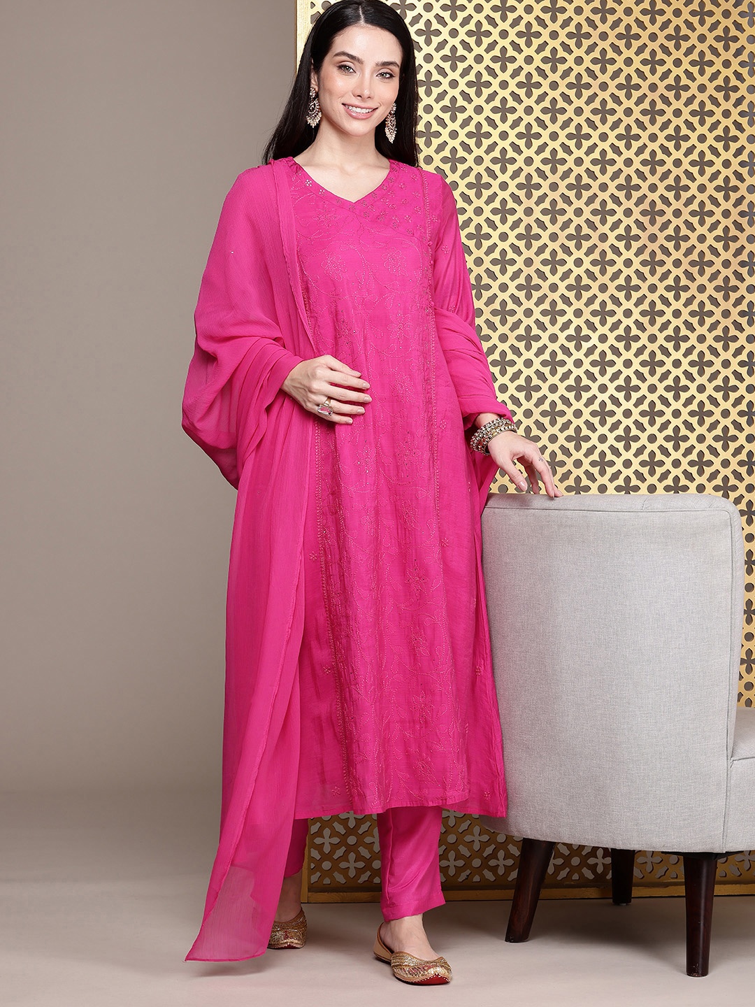 

House of Pataudi Regular Floral Chikankari Jashn Kurta with Trousers & Dupatta, Pink