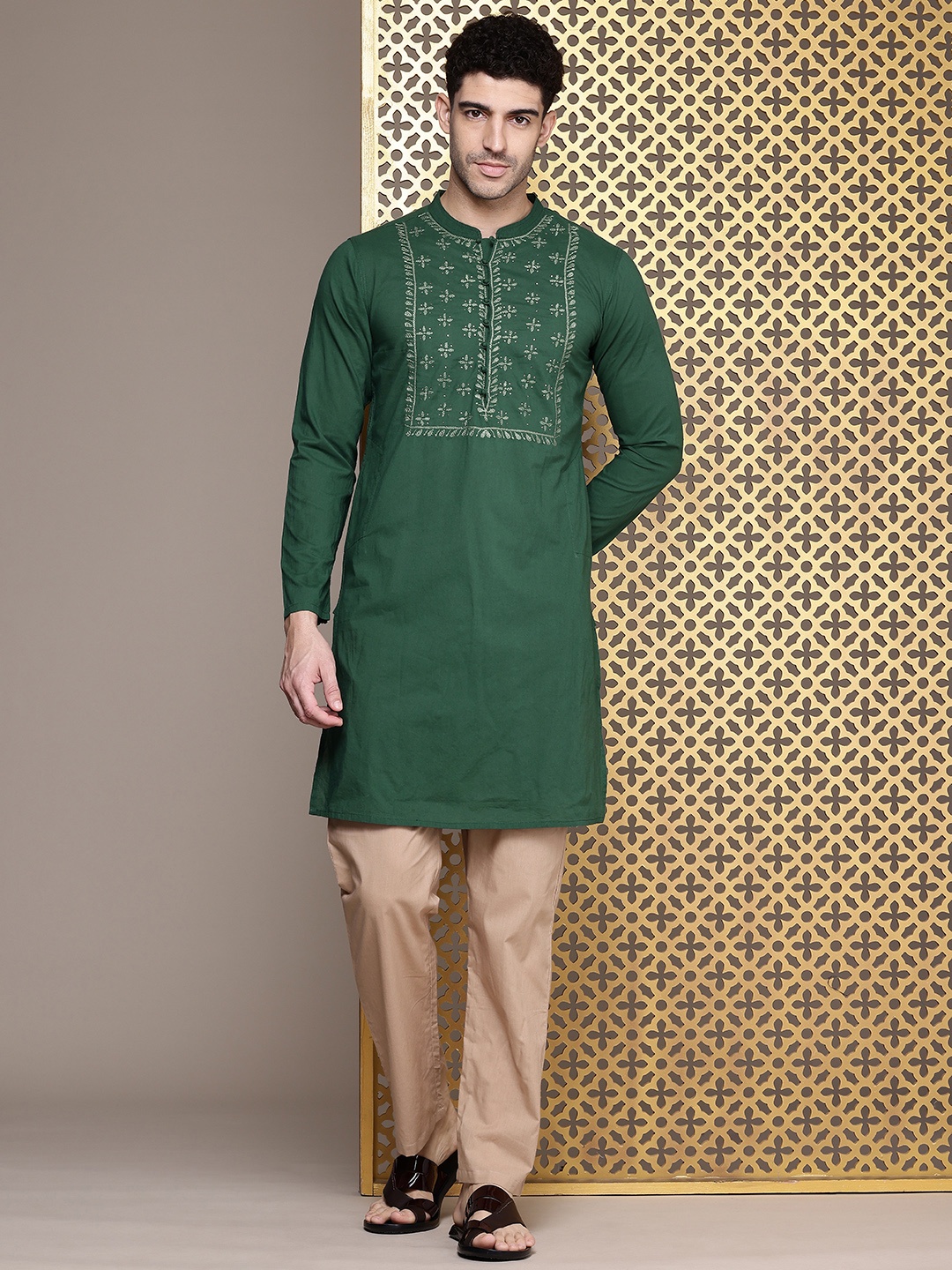 

House of Pataudi Pure Cotton Embroidered Thread Work Jashn Kurta with Trousers, Green