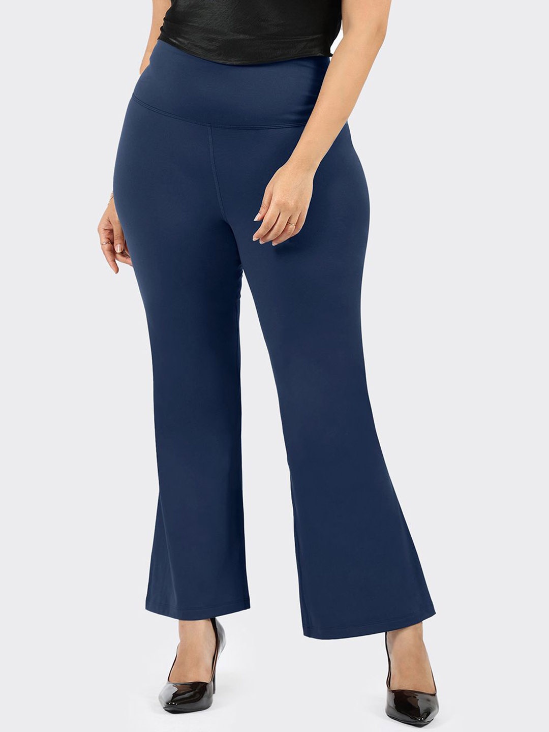 

Blissclub Women Flared High-Rise Trousers, Navy blue
