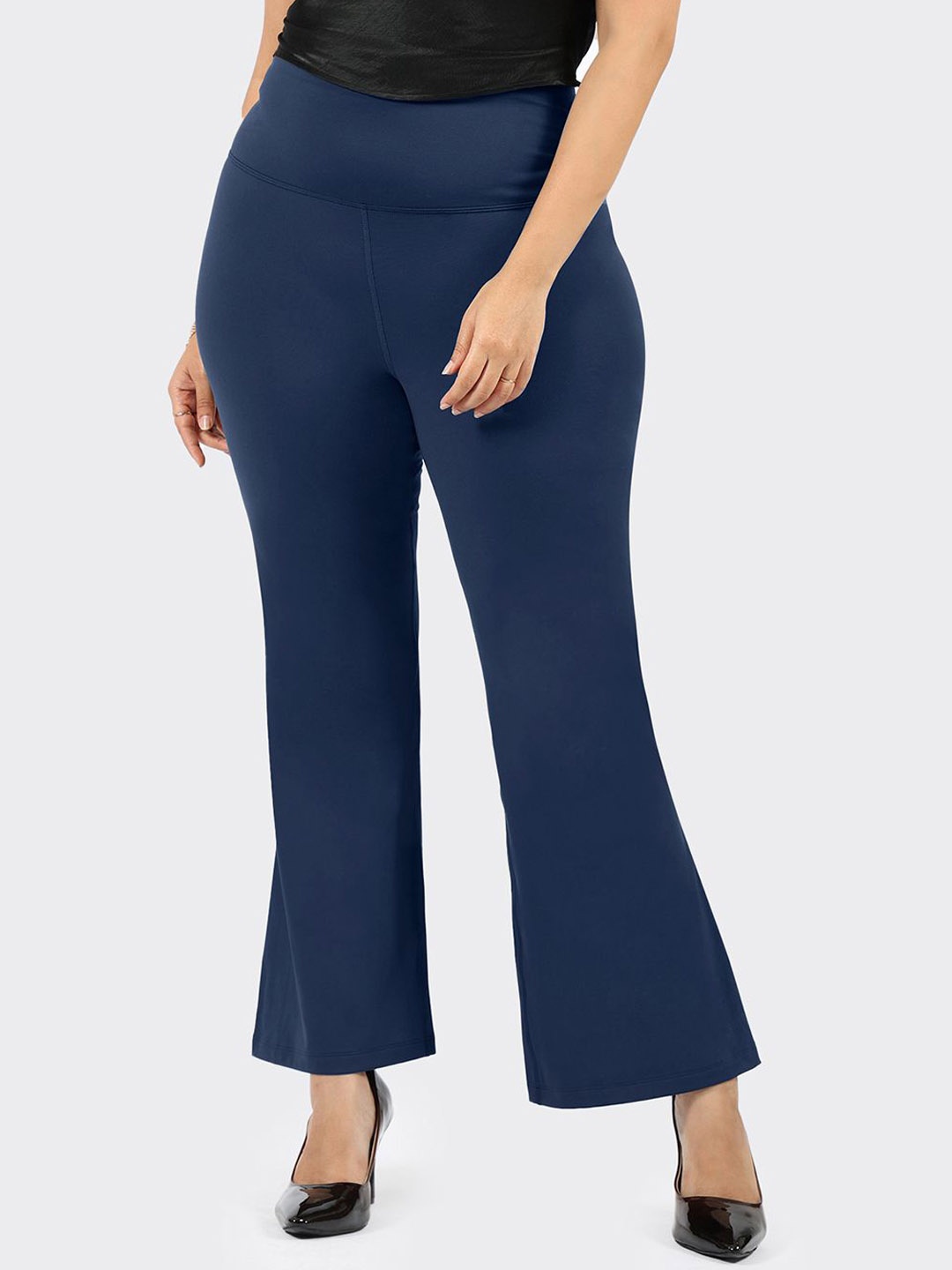 

Blissclub Women Flared High-Rise Trousers, Navy blue