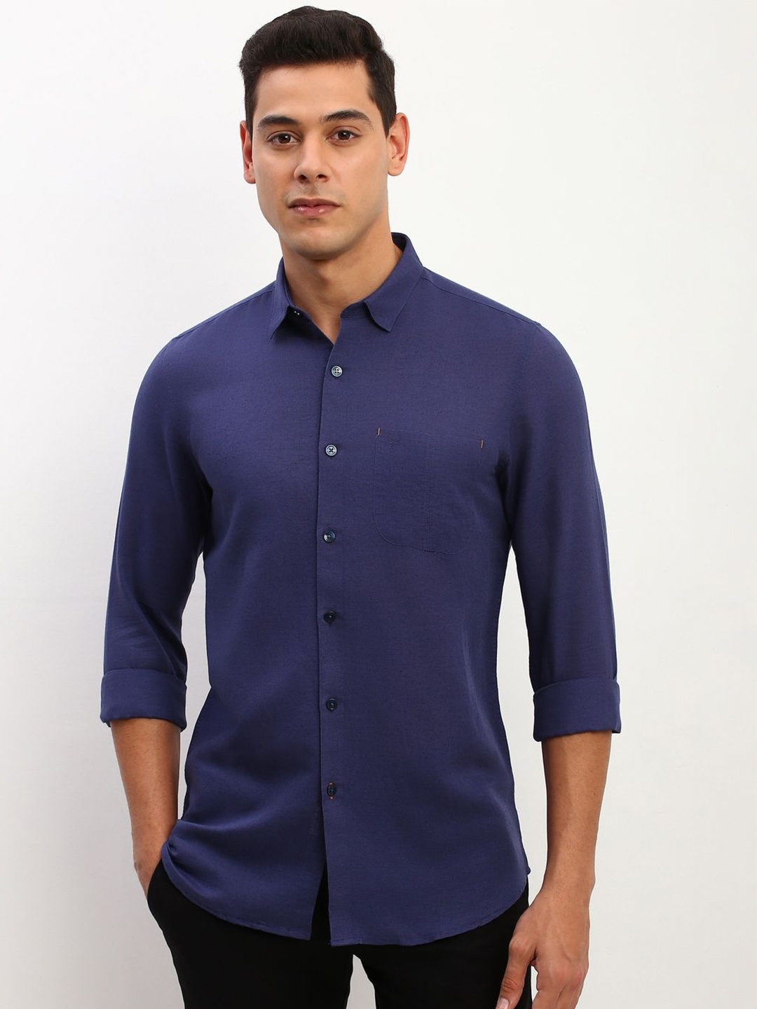 

Allen Solly Men Solid Slim Fit Casual Shirt, Navy blue