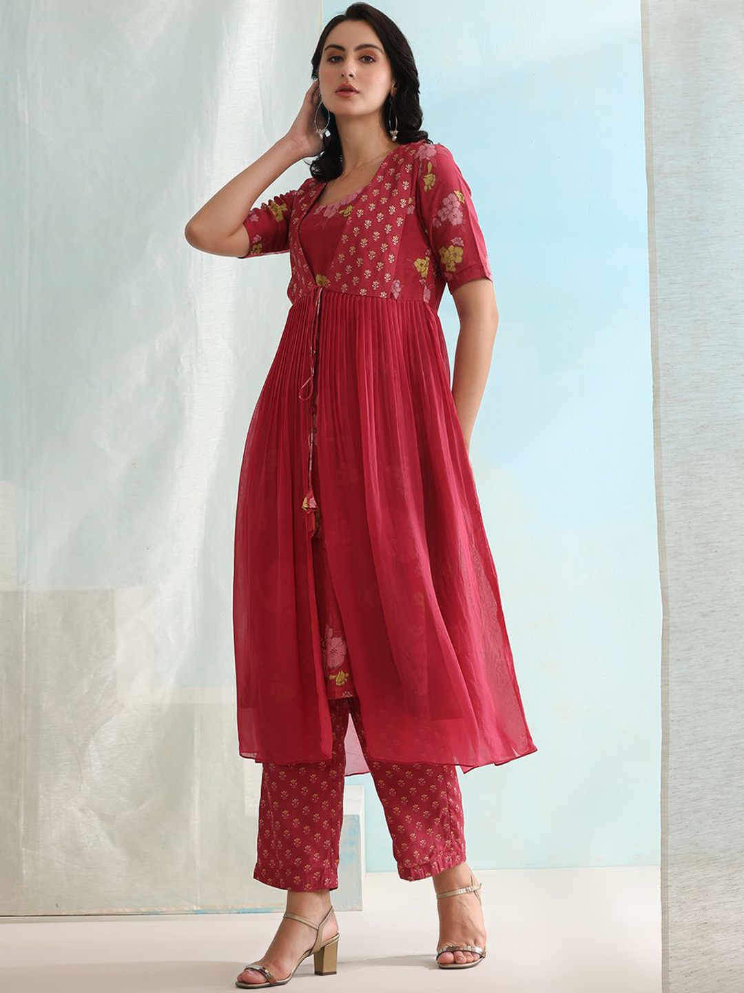 

Khushal K Printed Tunic & Trousers Ethnic Co-Ords With Shrug, Pink
