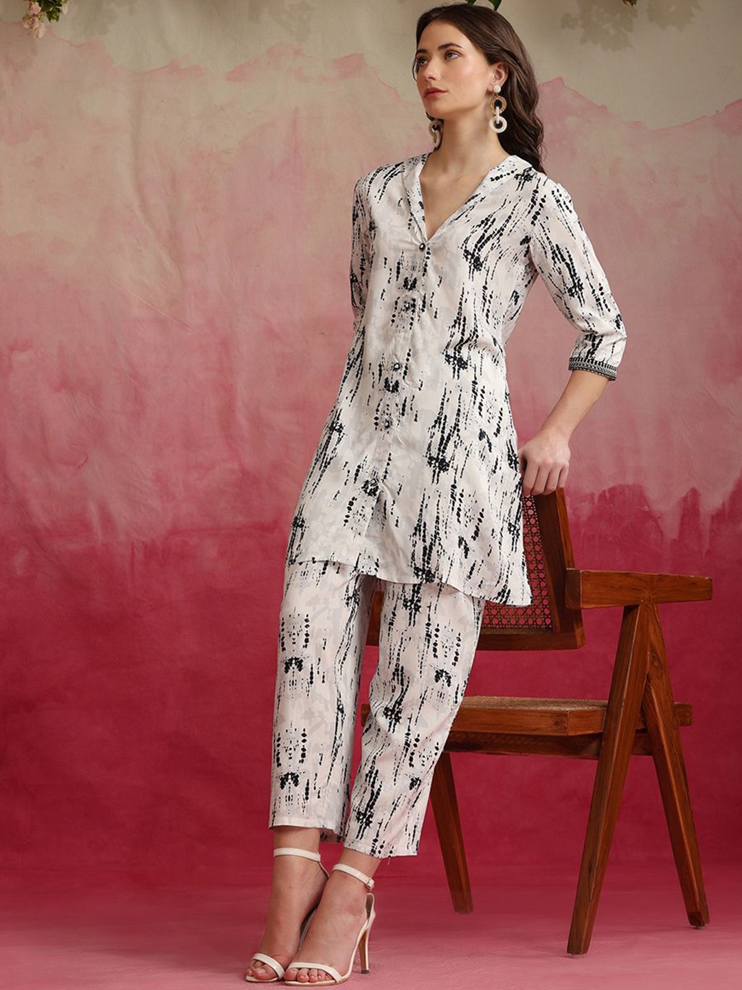 

Khushal K Abstract Printed Tunic With Trousers, White