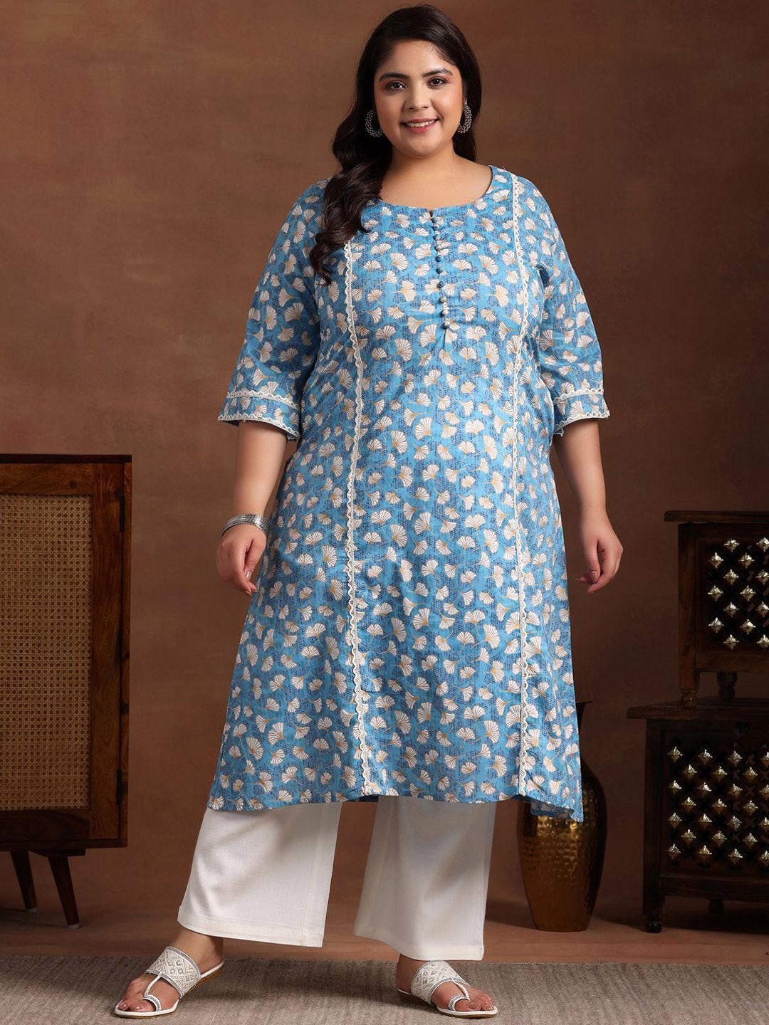 

EXTRA LOVE BY LIBAS Plus Size Ethnic Motifs Printed Gotta Patti Straight Kurta, Blue
