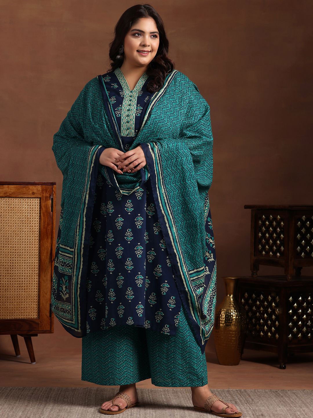 

EXTRA LOVE BY LIBAS Plus Size Floral Printed Pure Cotton Kurta with Palazoo & Dupatta, Blue