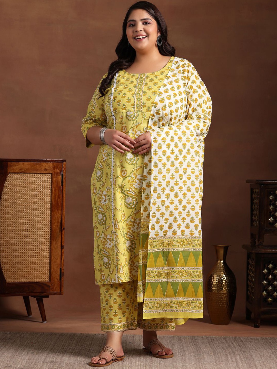 

EXTRA LOVE BY LIBAS Plus Size Floral Printed Pure Cotton Kurta with Trousers & Dupatta, Yellow
