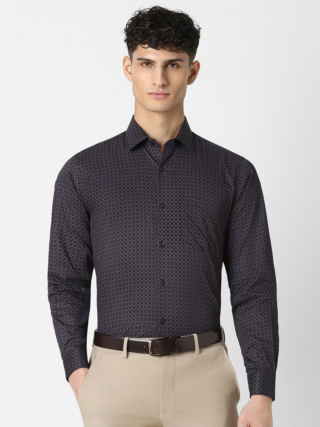 

Van Heusen Men Micro Ditsy Printed Cotton Formal Shirt, Black