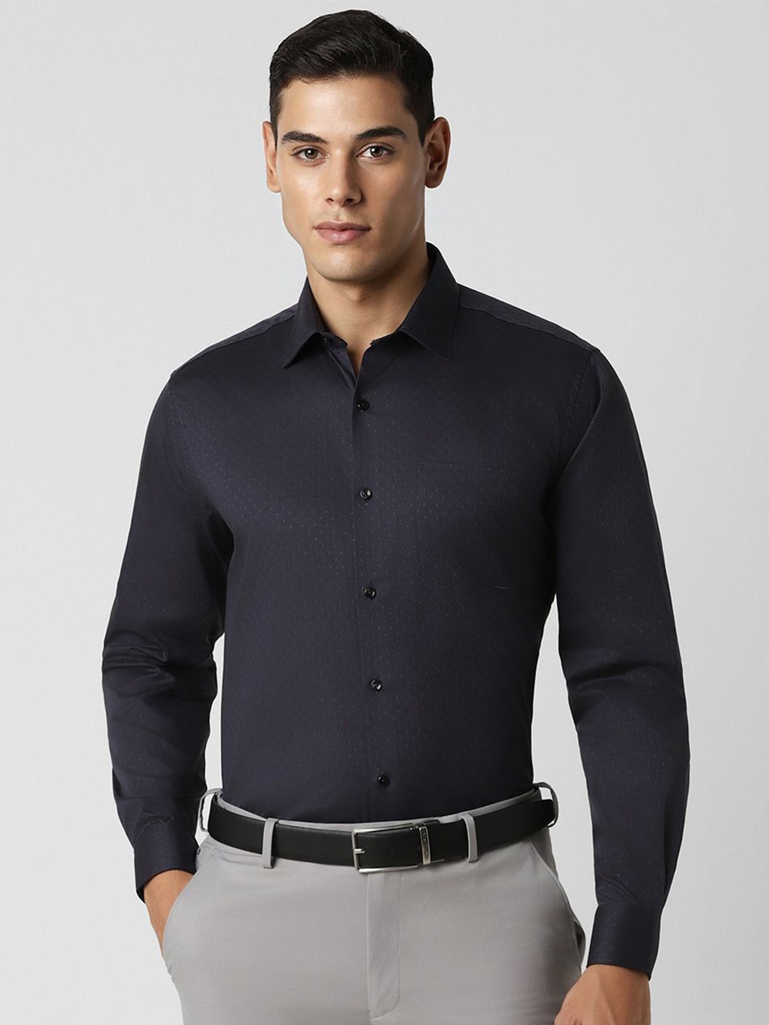 

Van Heusen Men Opaque Textured Spread Collar Party Pure Cotton Shirt, Black