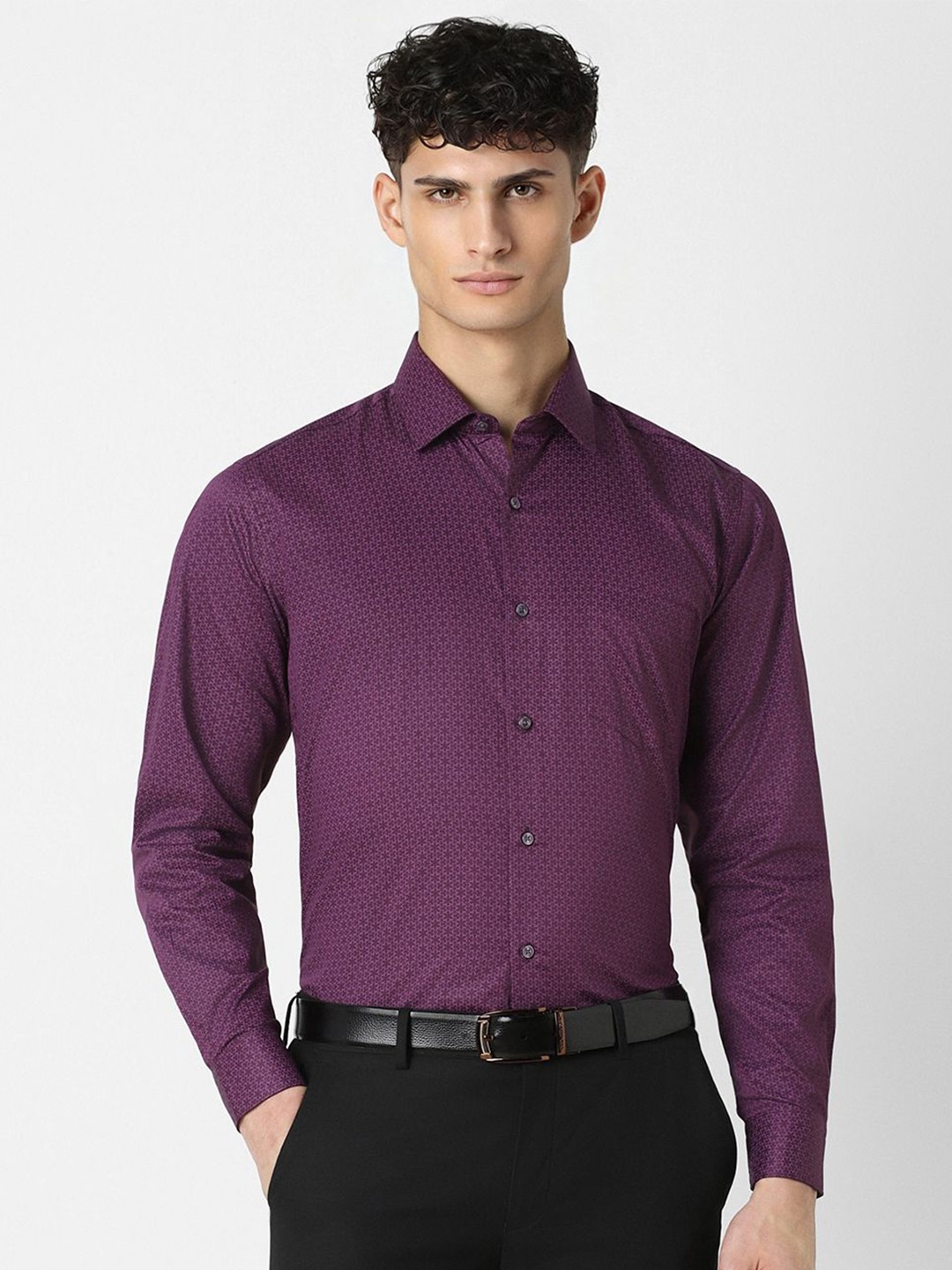 

Van Heusen Men Opaque Abstract Printed Spread Collar Party Pure Cotton Shirt, Purple