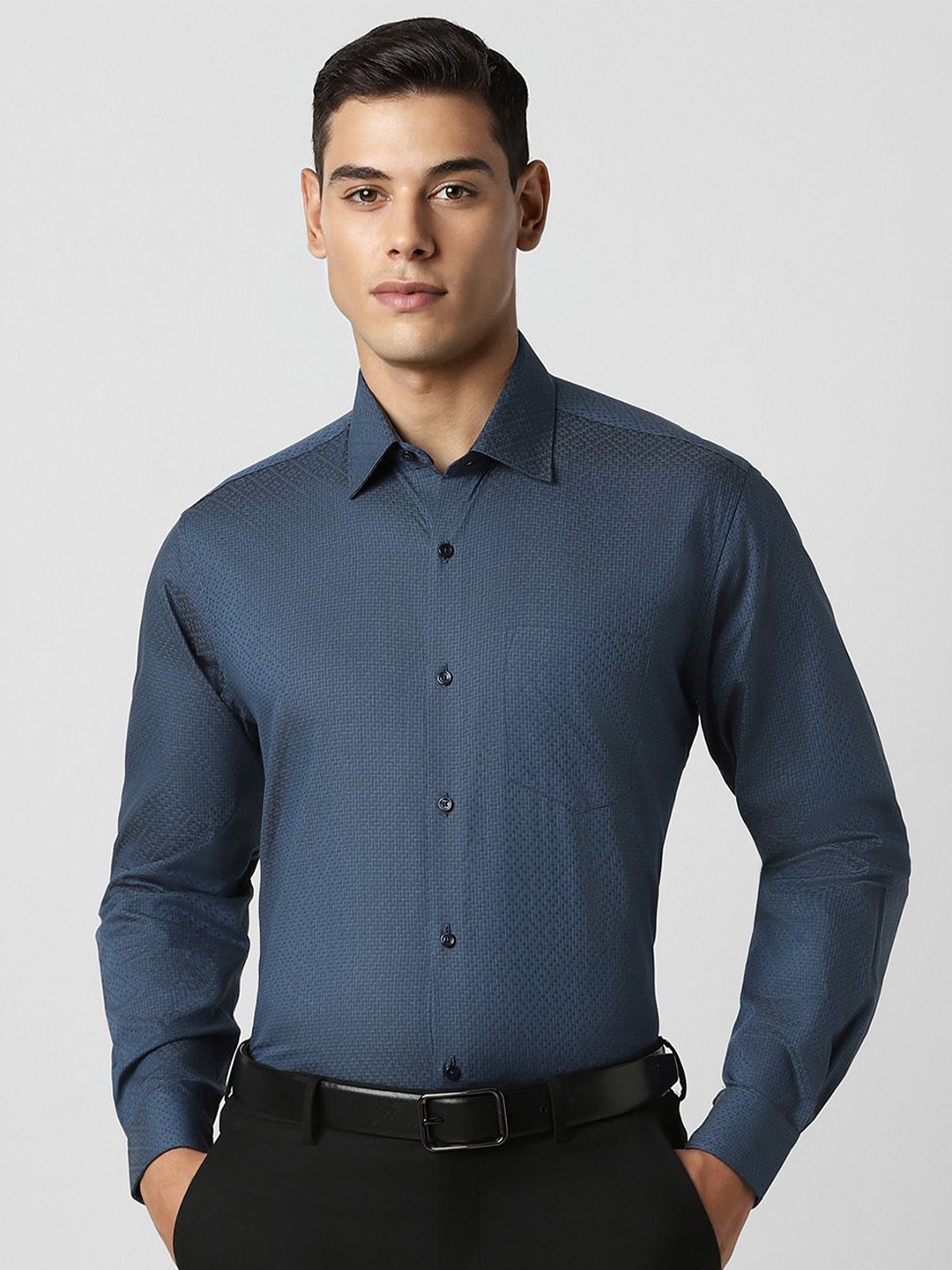 

Van Heusen Men Opaque Formal Shirt, Navy blue