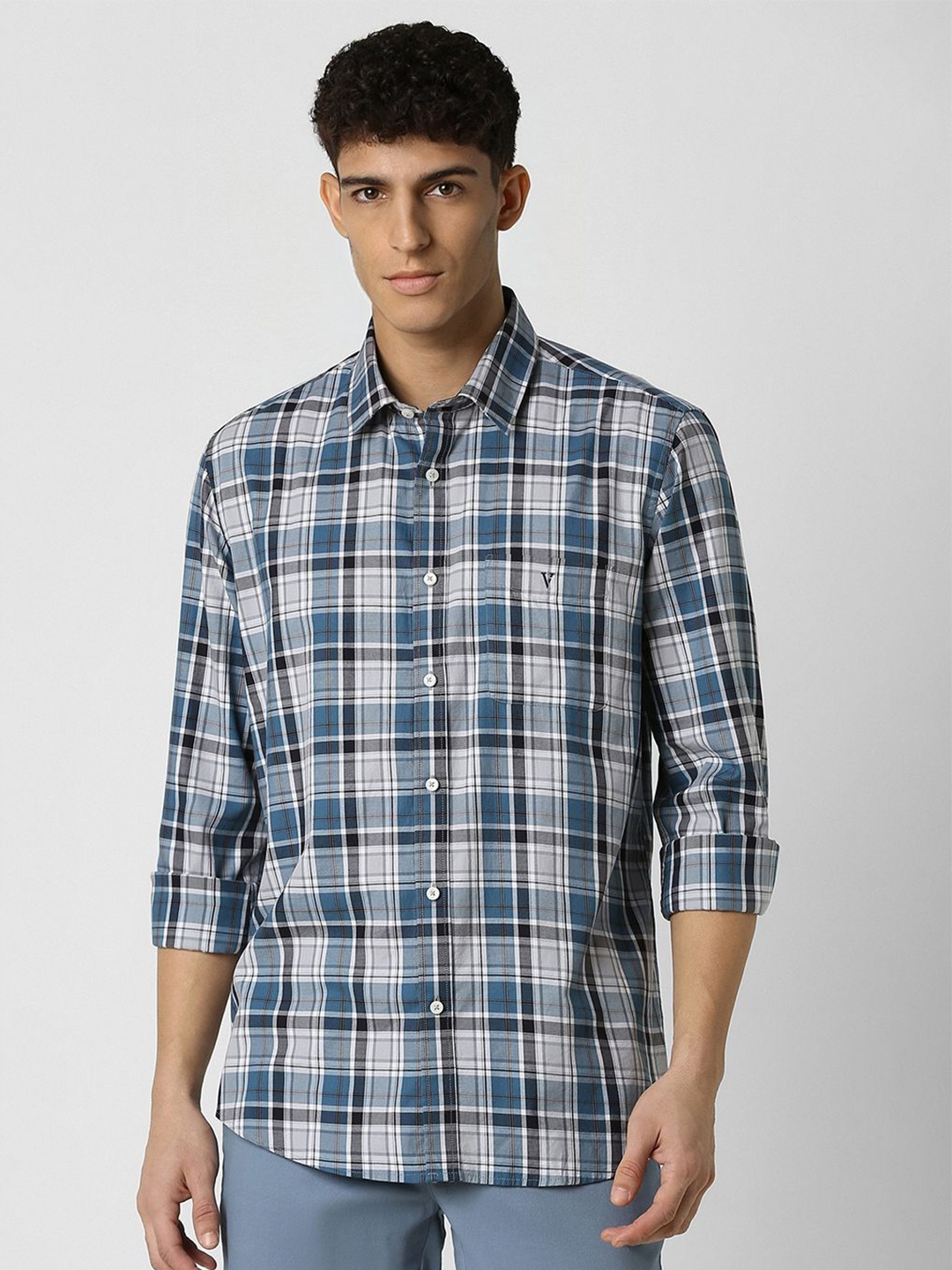 

Van Heusen Sport Men Checked Slim Fit Pure Cotton Casual Shirt, Blue
