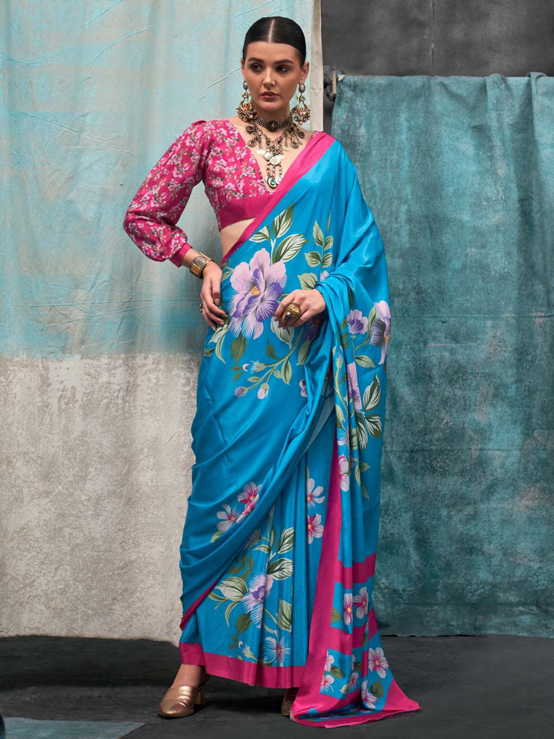 

Ishin Floral Satin Saree With Blouse Piece, Blue