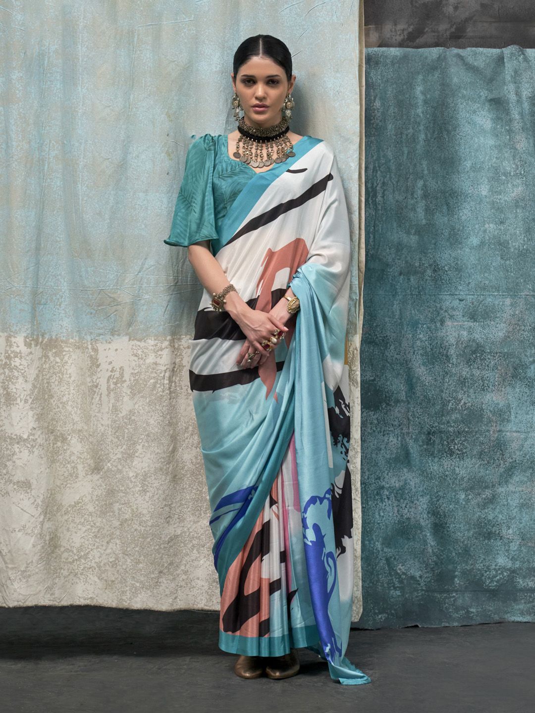 

Ishin Satin Saree With Blouse Piece, Blue