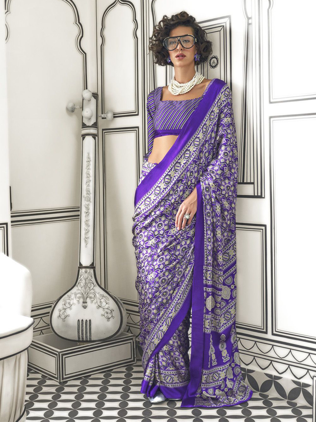 

Ishin Ethnic Motifs Satin Saree With Blouse Piece, Purple