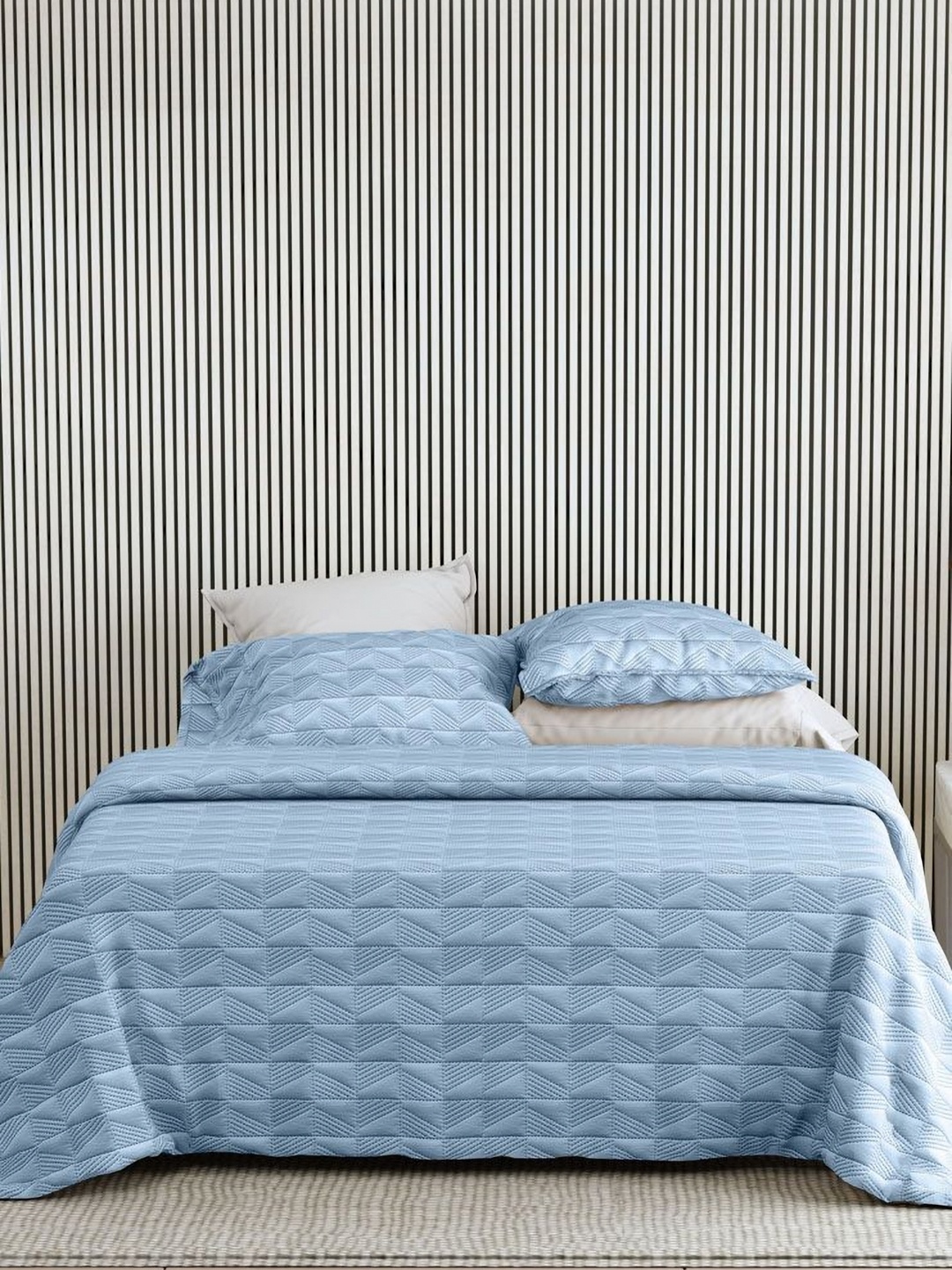 

LABHAM Blue Quilted Double King Bed Cover With 2 Pillow Covers
