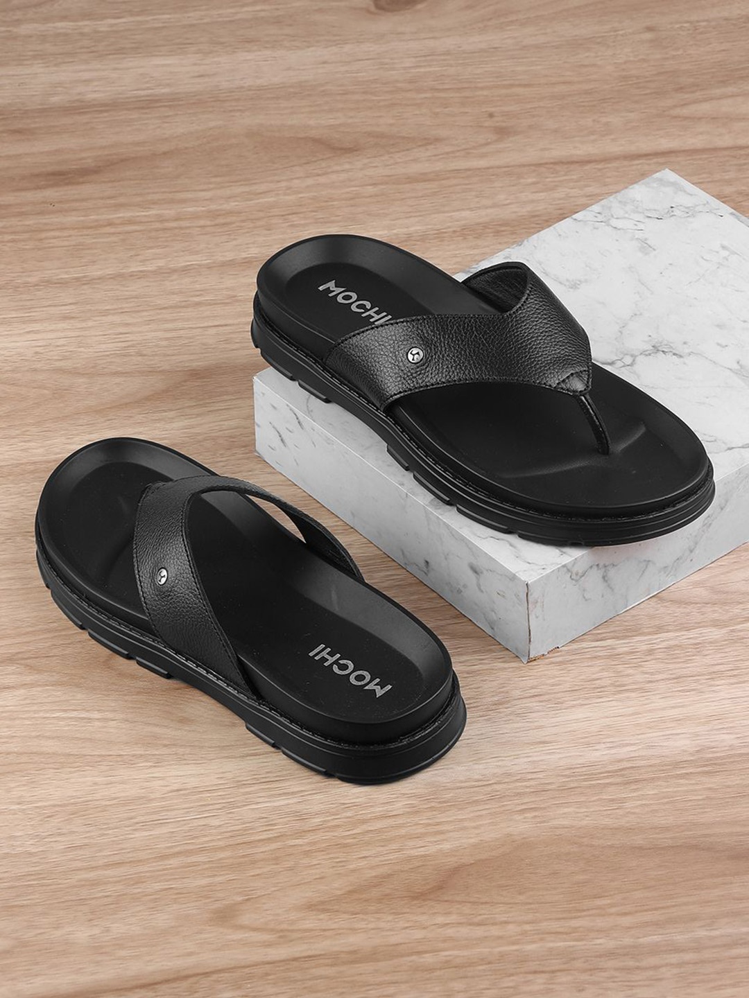 

Mochi Men Comfort Sandals, Black