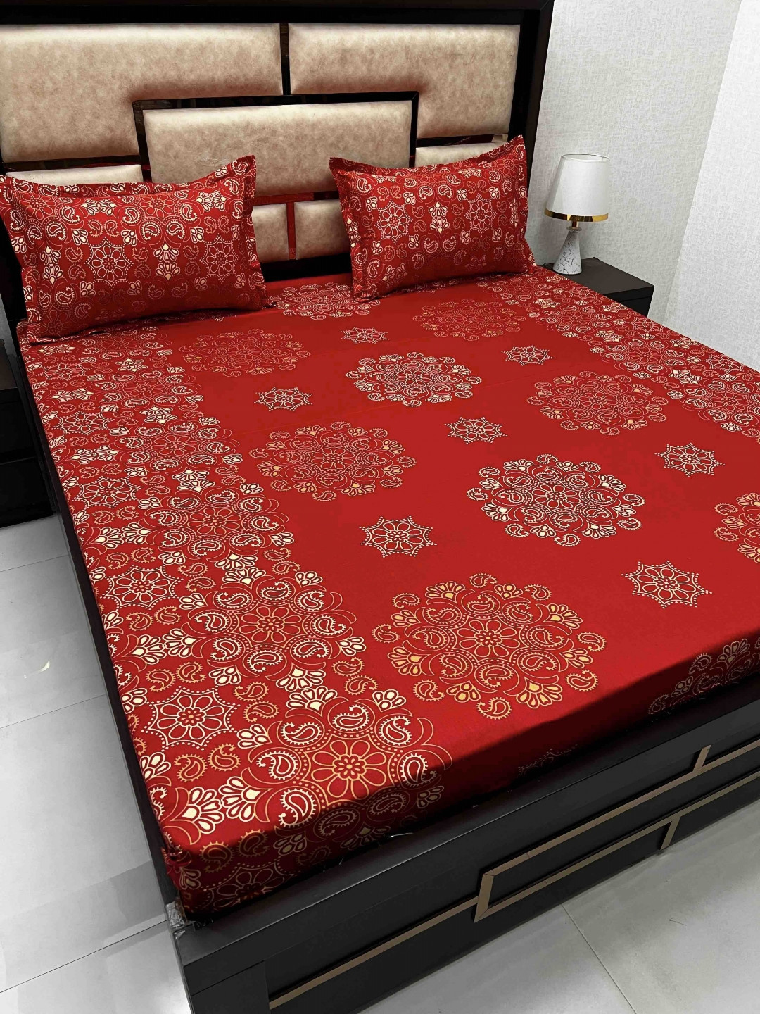 

Pure Decor Red & White Ethnic Motifs Cotton 300 TC King Bedsheet with 2 Pillow Covers