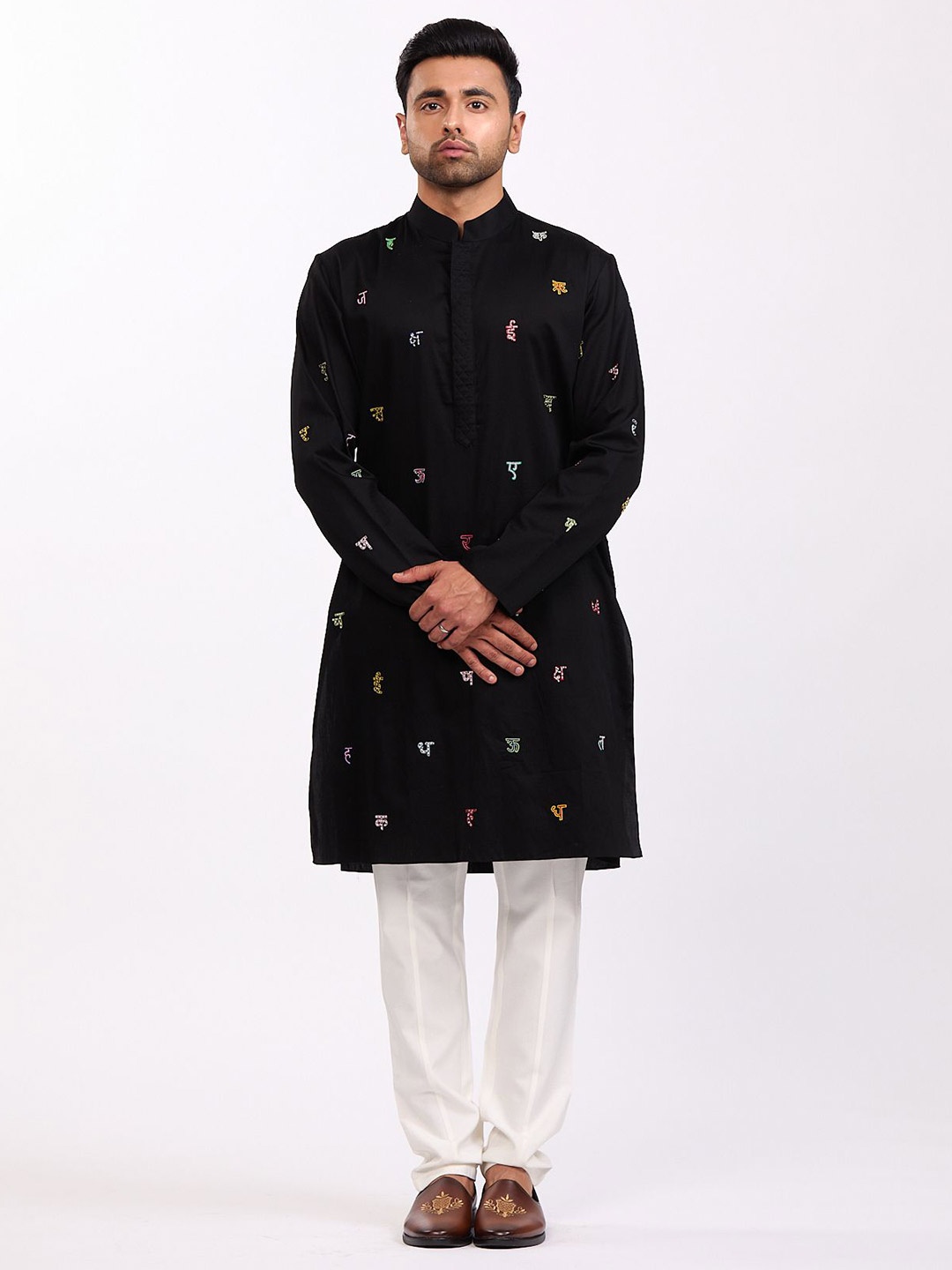 

Agrajain Printed Mandarin Collar Kurta With Pyjama, Black