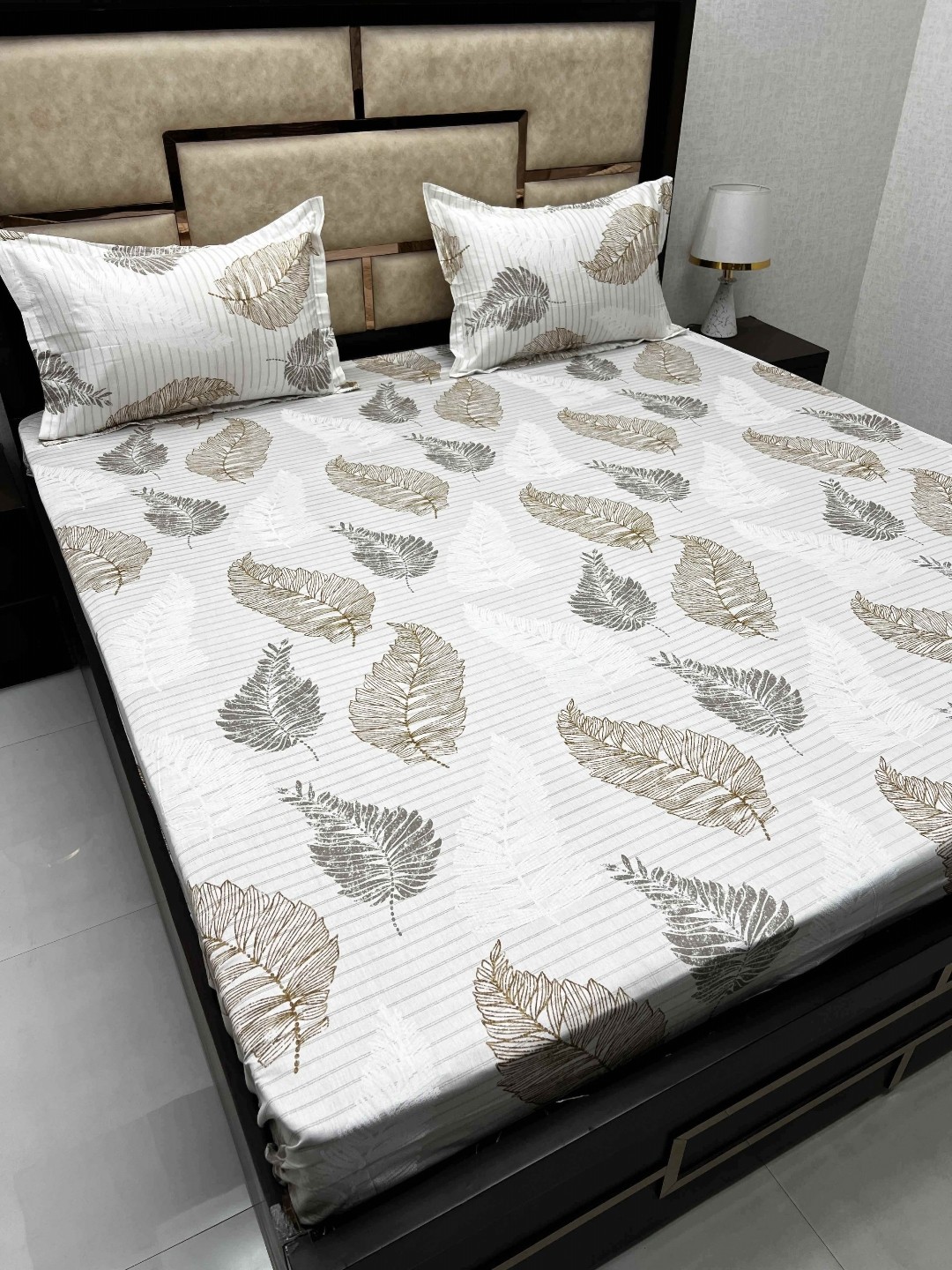 

Pure Decor Brown & White Floral Cotton 300 TC King Bedsheet with 2 Pillow Covers