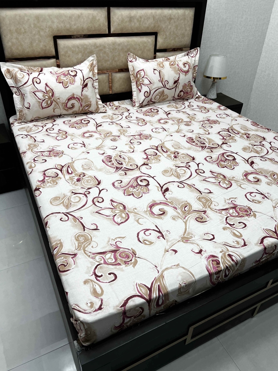 

Pure Decor White & Red Floral Cotton 300 TC King Bedsheet with 2 Pillow Covers