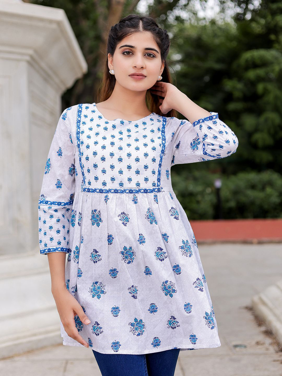 

VASVI floral Printed boat neck Tunic, White