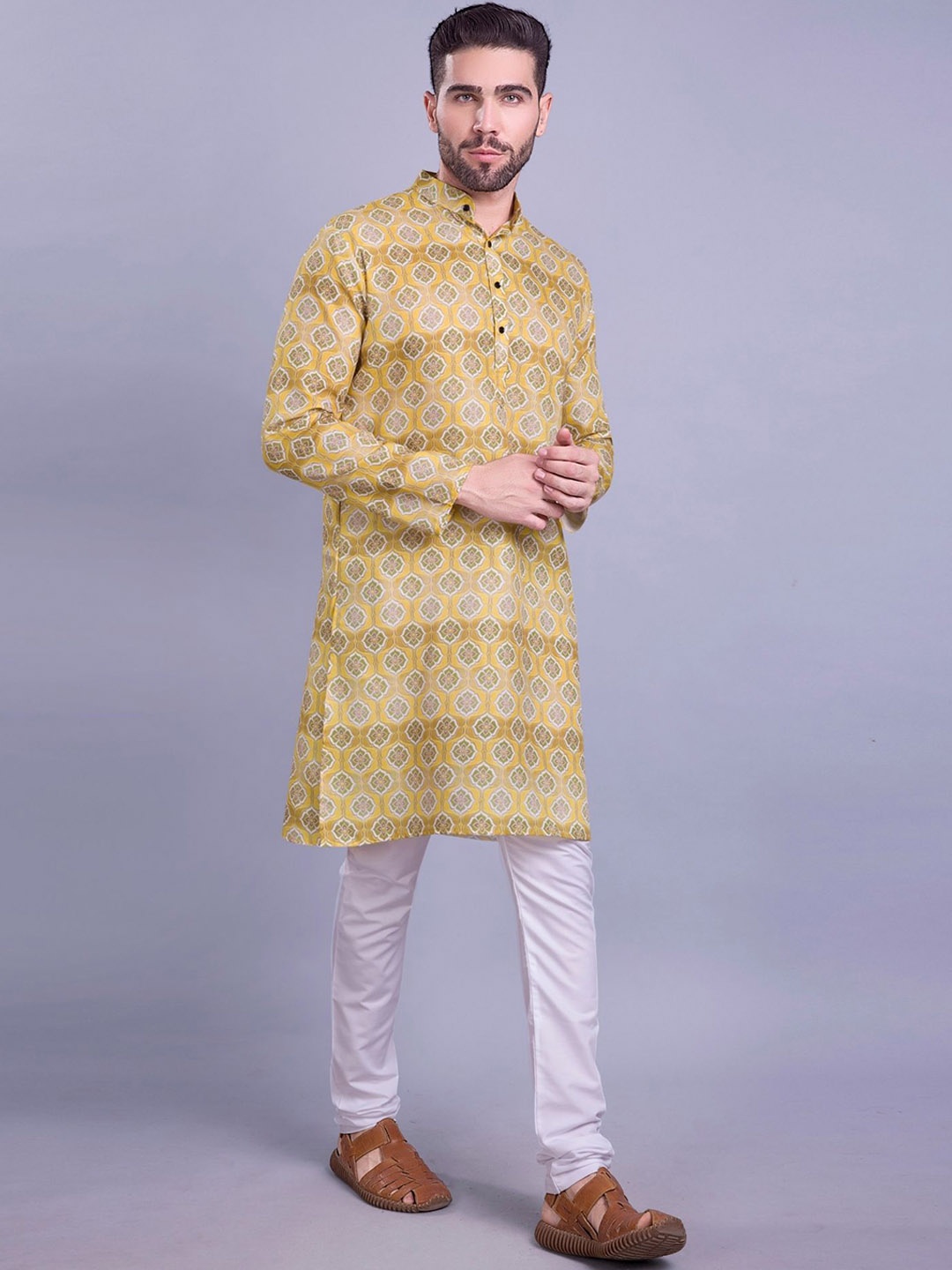 

SHIWAM ETHNIX Mandarin Collar Floral Printed Regular Straight Kurta with Pyjamas, Yellow